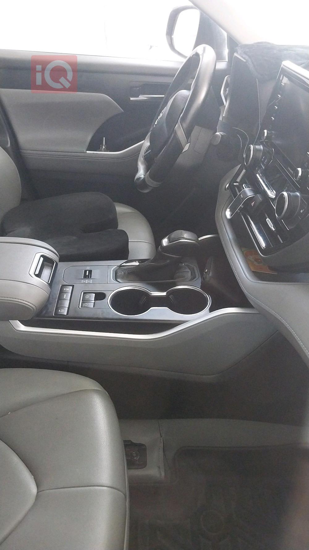 تۆیۆتا هایلاندەر